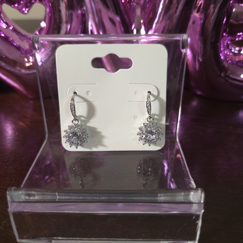 NEW Elegant Silvertone Crystal Drop Earrings